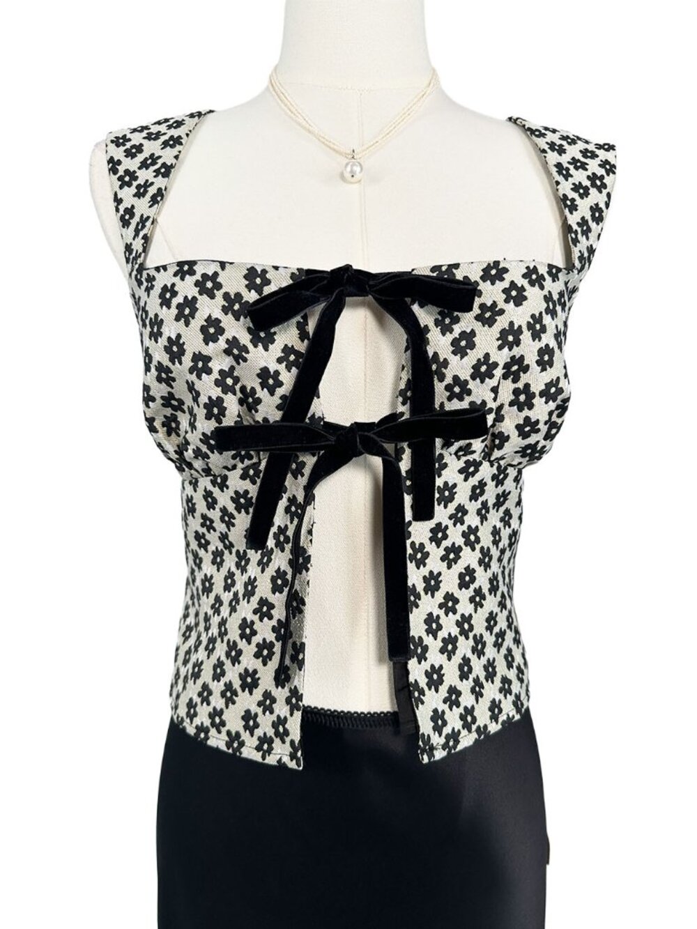 NWT Reformation Azalea Top White Daisy Floral Jacquard Velvet Tie Front 0